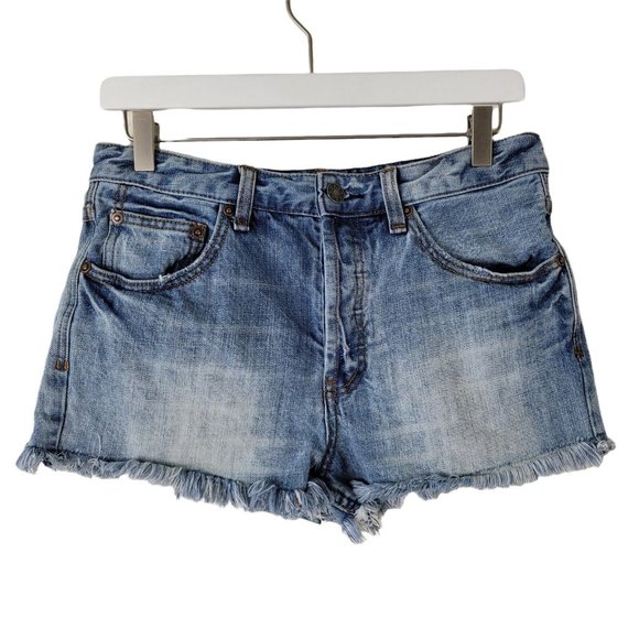 Free People Denim Jean Shorts Sz 27 Frayed Hem Lightly Distressed Button Fly - Picture 1 of 7